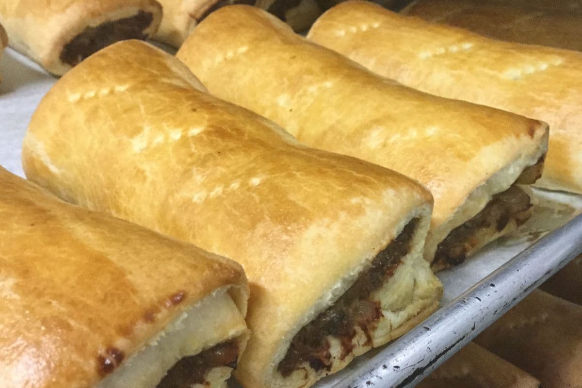 Feuilleté à la saucisse (Boeuf et porc) / Sausage Roll (Beef and Pork)