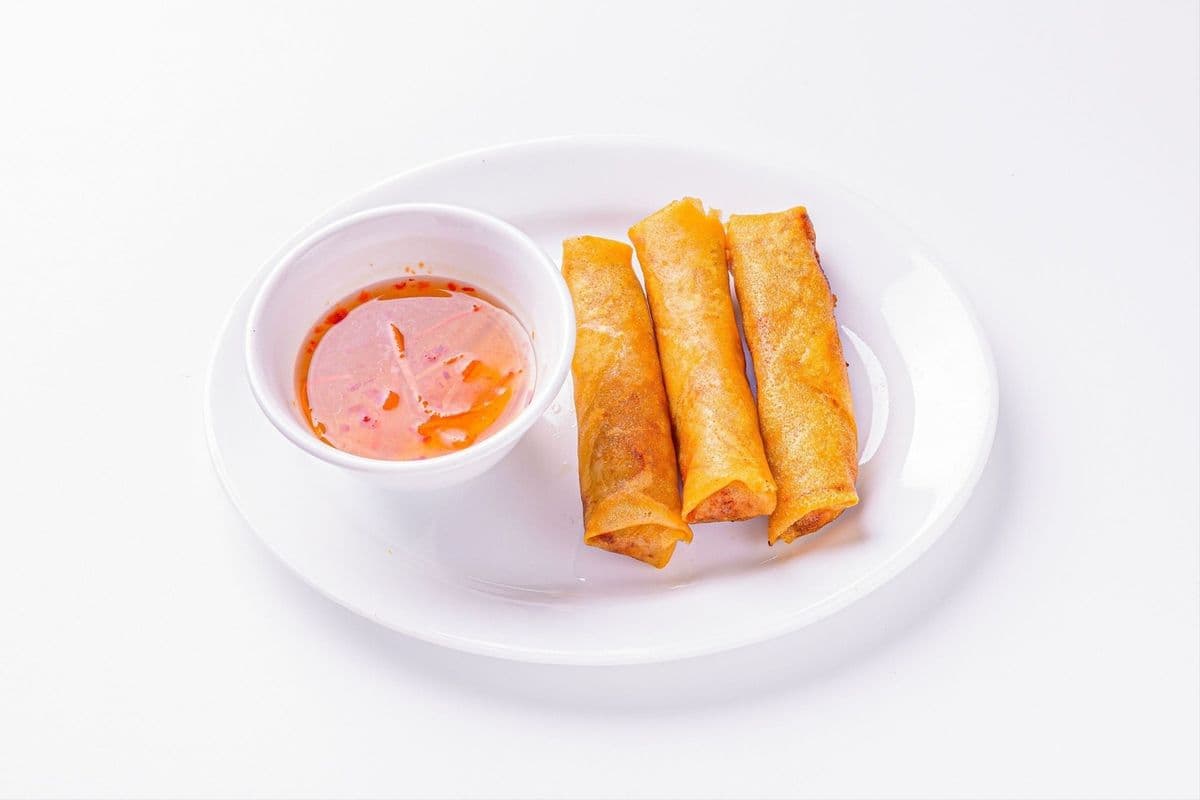 1. Deep Fried Vietnames Spring Rolls (3 rolls)