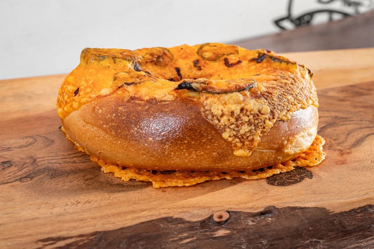 Jalapeno Cheddar Cheese Bagel