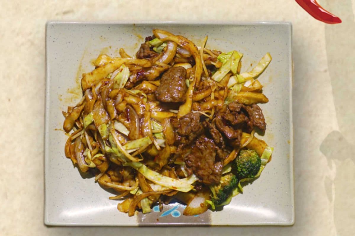 Beef Chow Mein with Cumin 孜然牛肉炒面