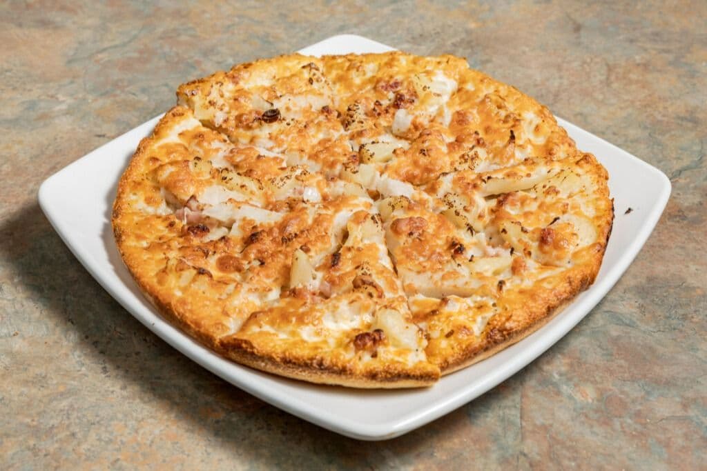12" Medium Grilled Chicken Alfredo Pizza