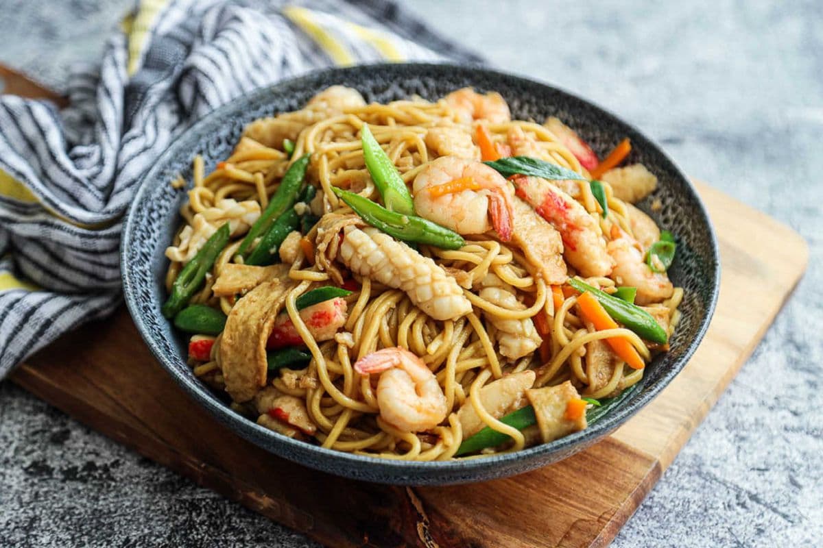 Seafood Stir-Fried Noodles