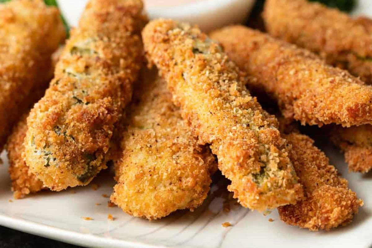 Deep-Fried Pickle Spears (Seven Pieces)