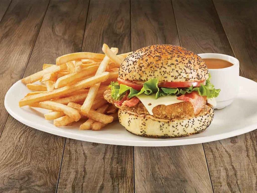 Club burger avec poitrine de poulet / Club Burger with Chicken Breast