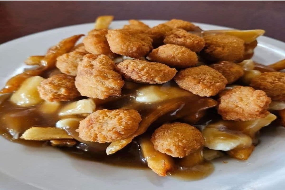 Crispy Cauliflower Poutine (1480 cal)