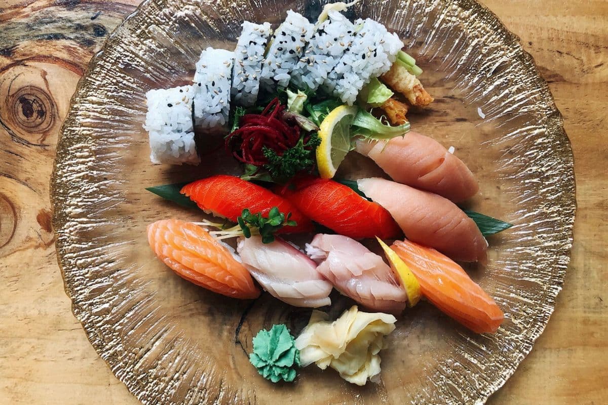Deluxe Assorted Nigiri Combo B