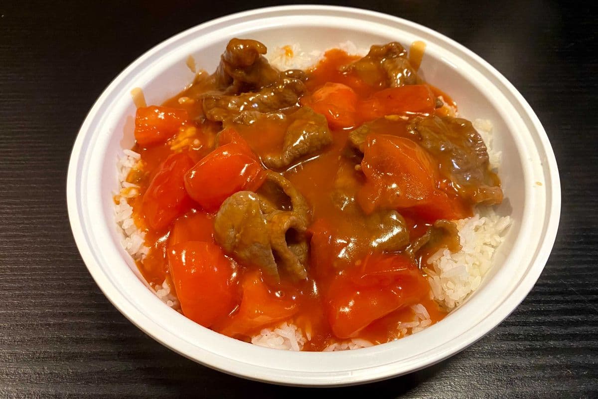 R9. Beef and Tomato on Steamed Rice
