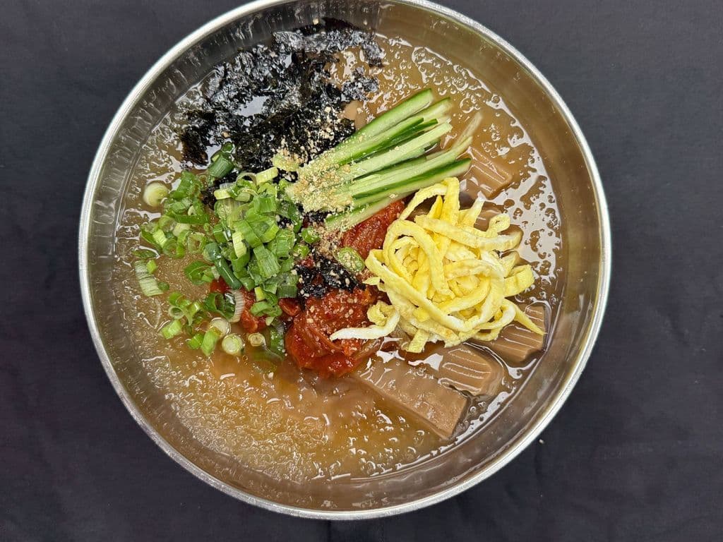 42 Acorn Jelly Rice Bowl in Cold Broth (Delivery)