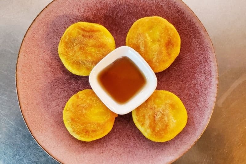 Pan-Fried Pumpkin Pancake with Bean Paste (4 pcs) (南瓜豆沙饼)