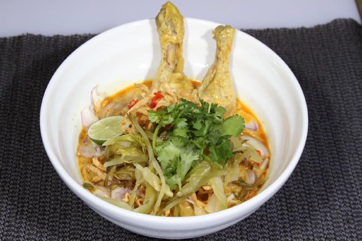 H5. Khao Soi Chicken
