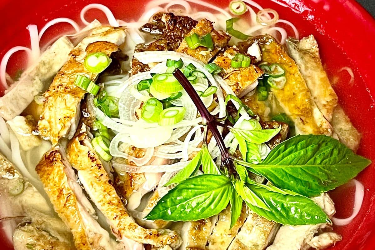 1306. Lemongrass Chicken Noodle Soup Combo