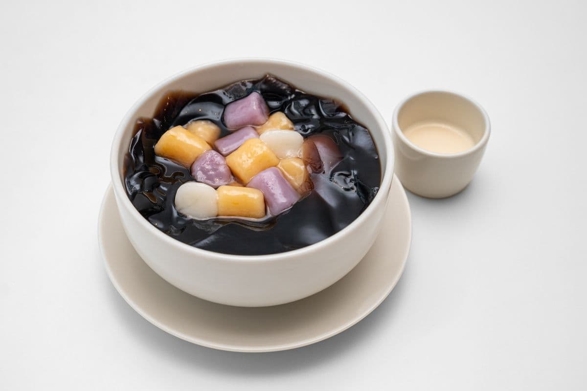 Mochi Grass Jelly 汤圆仙草露
