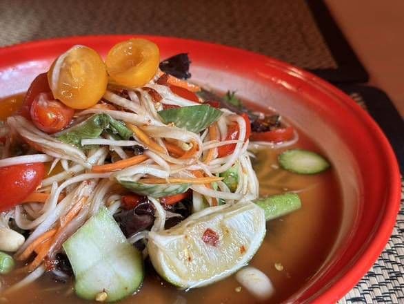 Mai’s Papaya Salad / Mai’s Salade De Papaye