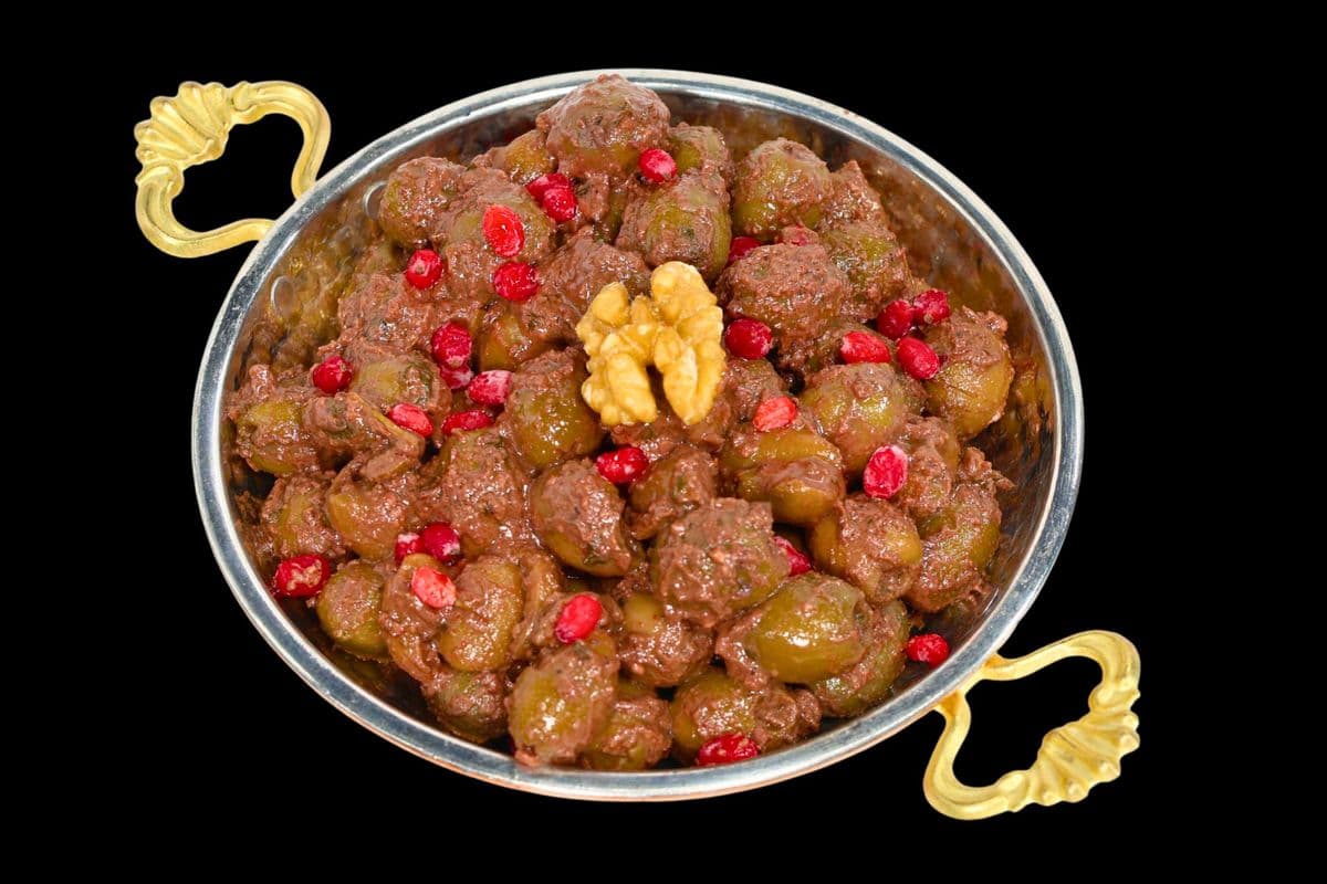 Marinated Olives (Parvardeh) - 24 oz زیتون پرورده