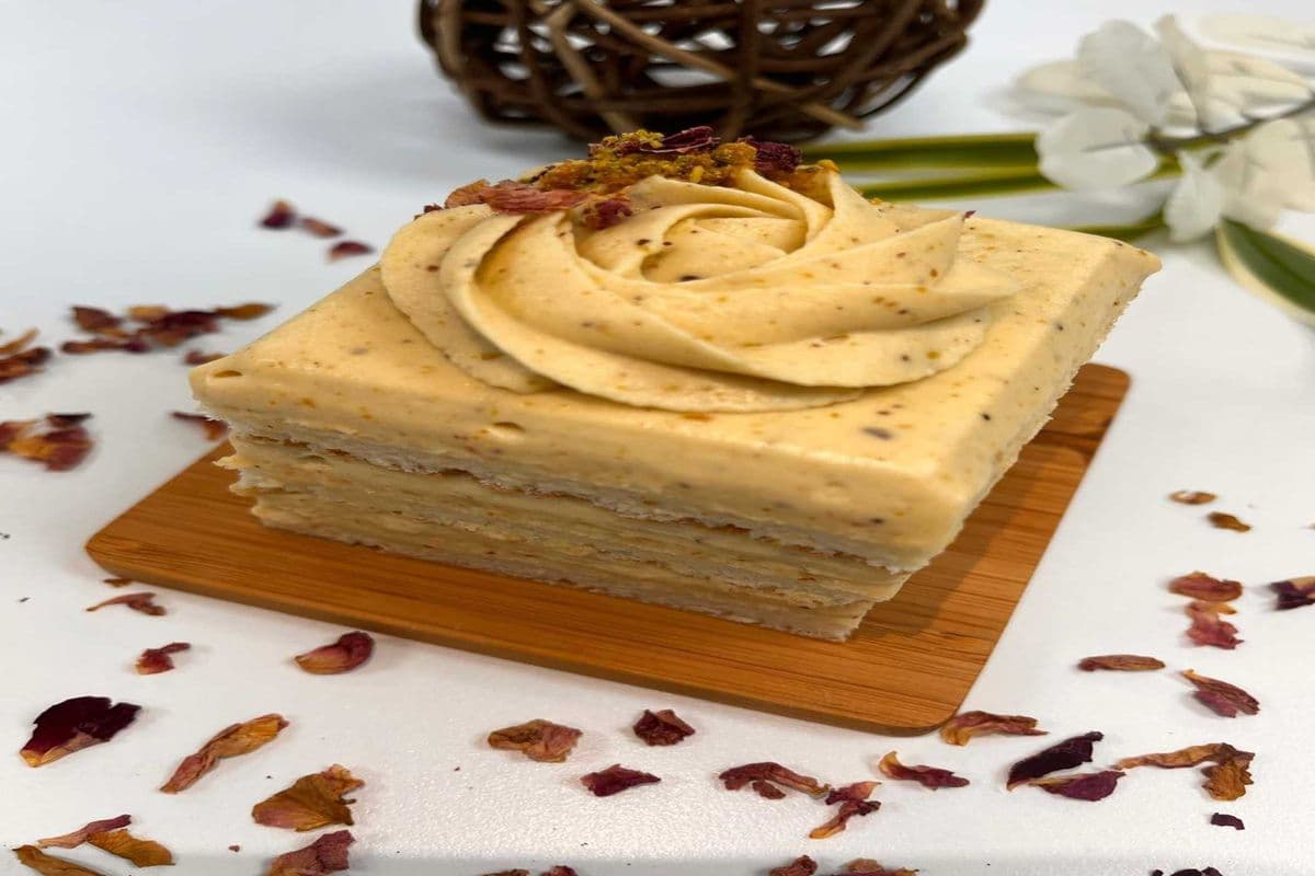 Pistachio Cream Cake