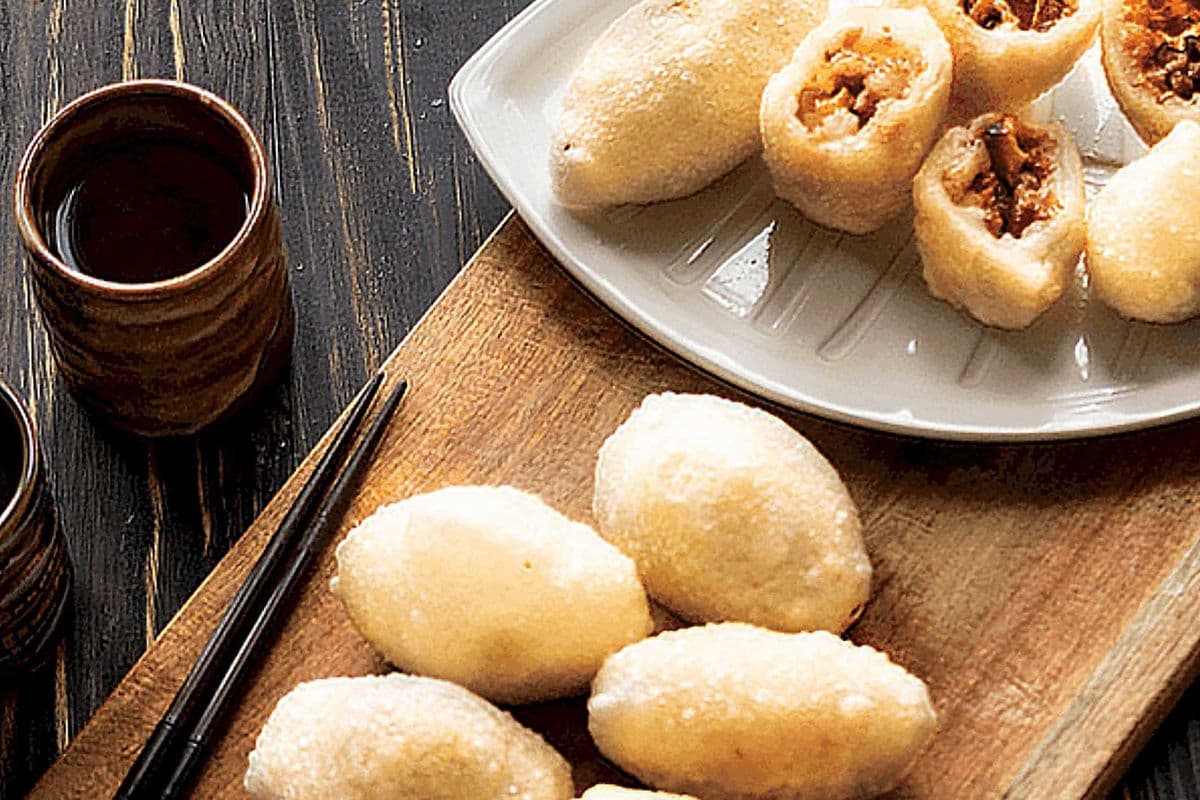 Roast Pork Puff (1 PC) 咸水角