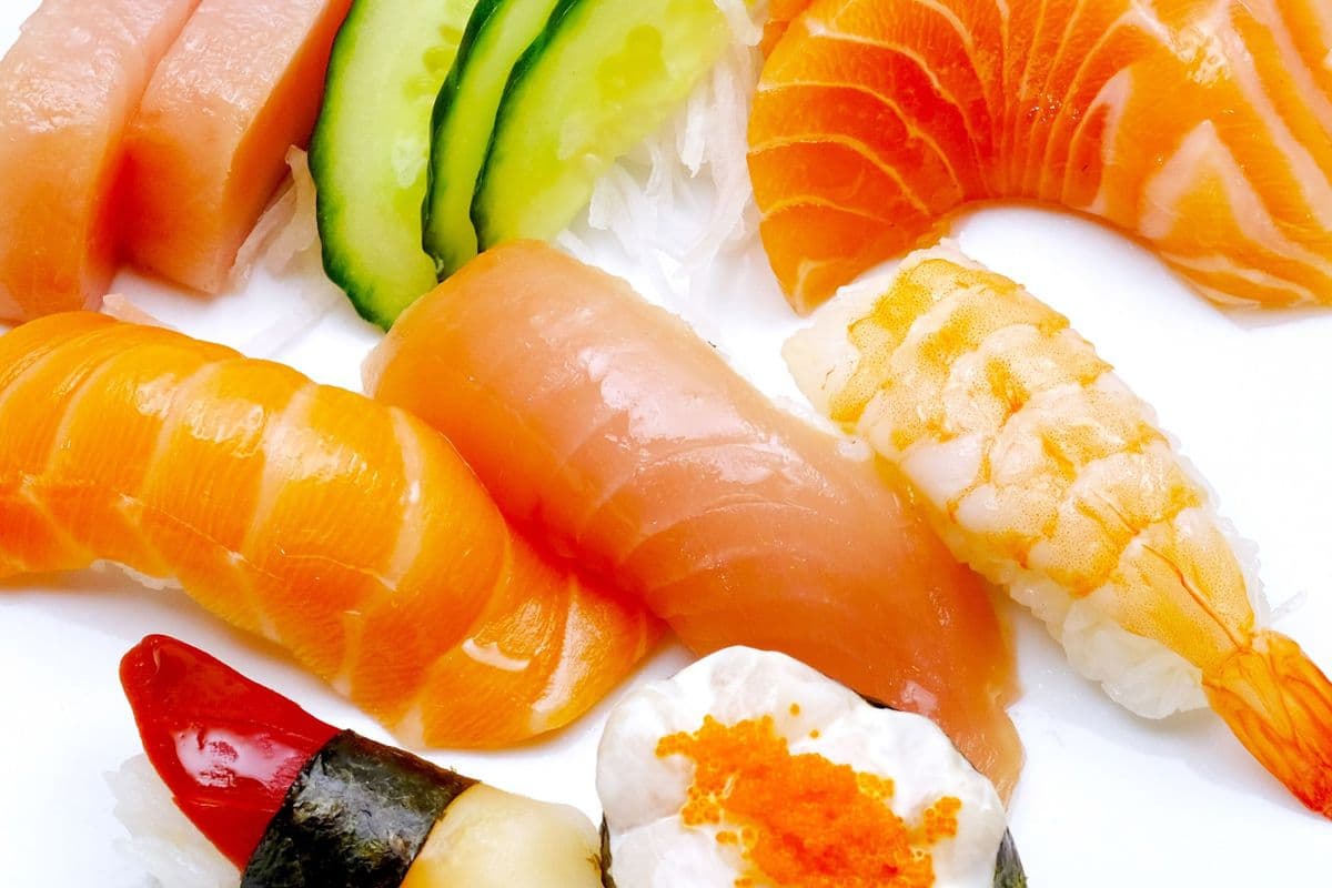 Sashimi and Sushi Combo (9 pcs)