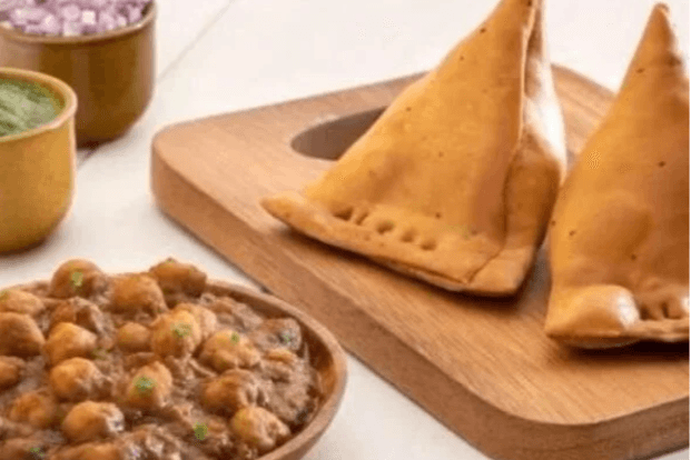 Vegetable Samosas with Chickpeas (2 pcs)