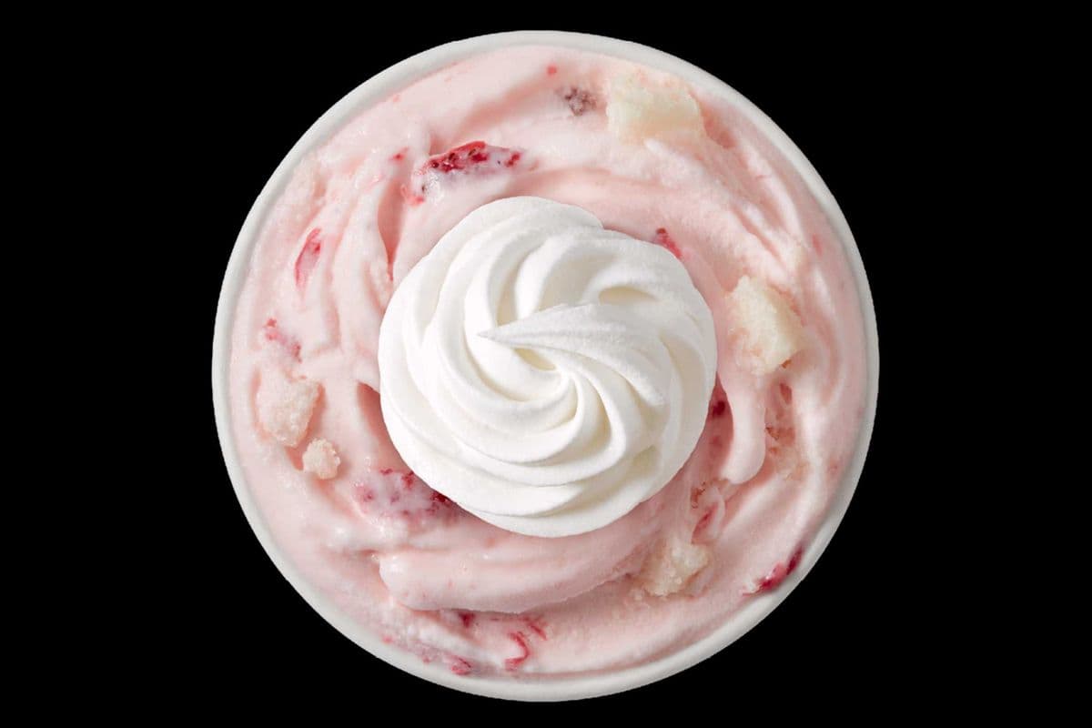 Strawberry Angel Food Cake Blizzard®