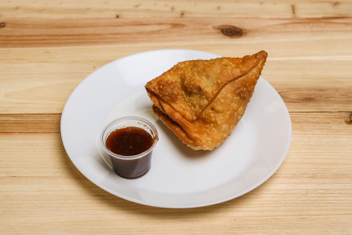 4. Veg Samosa (1 Pc)