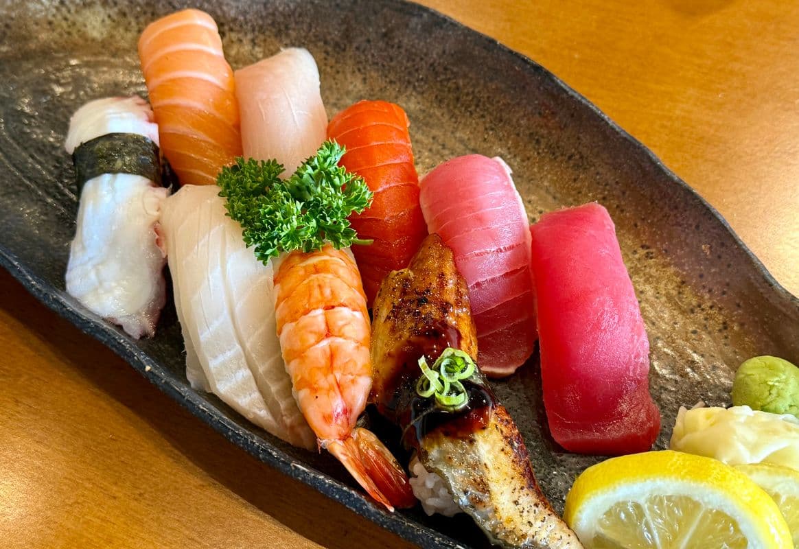 Assorted Nigiri (9pcs)