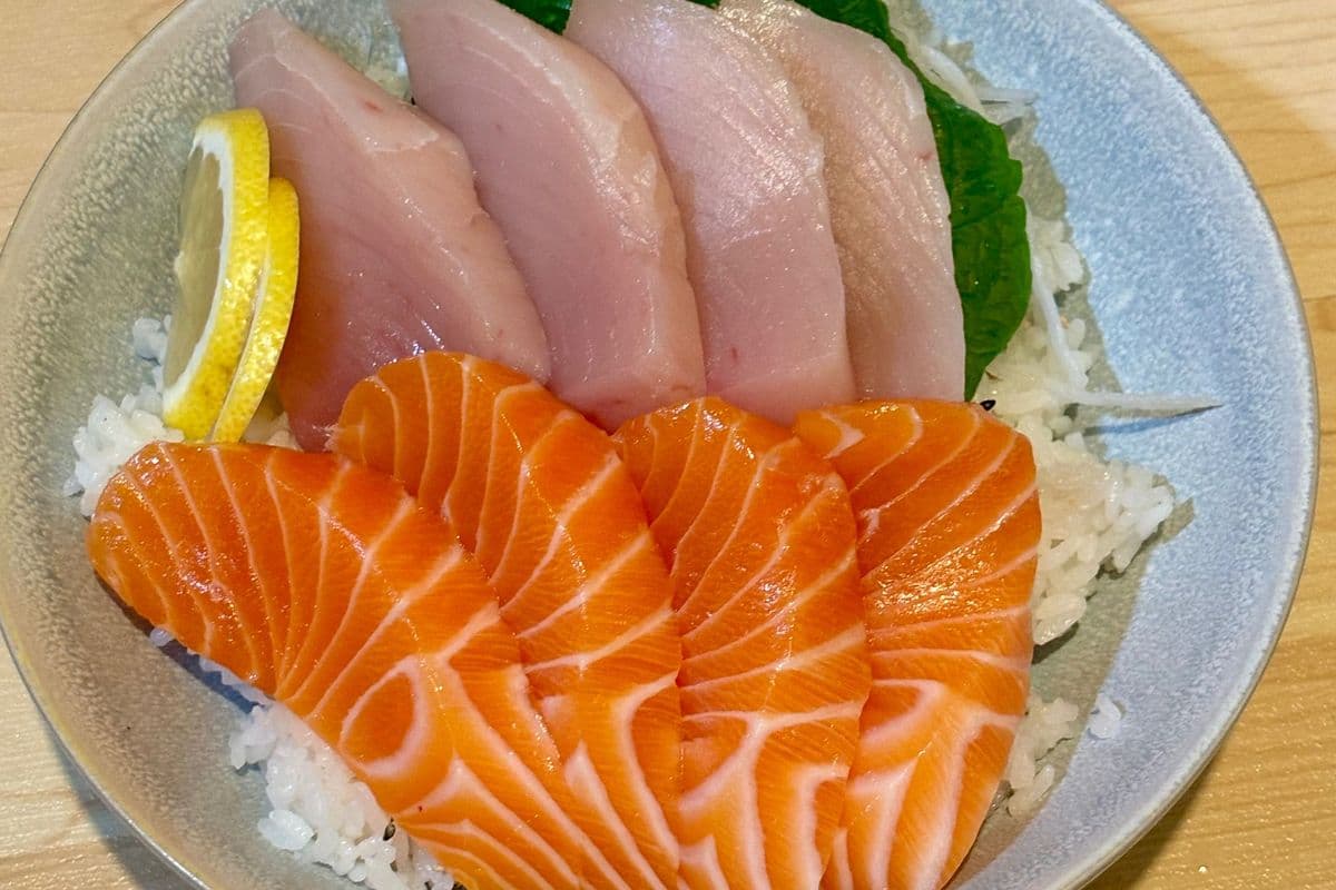 Tuna and Salmon Don (8 pcs)
