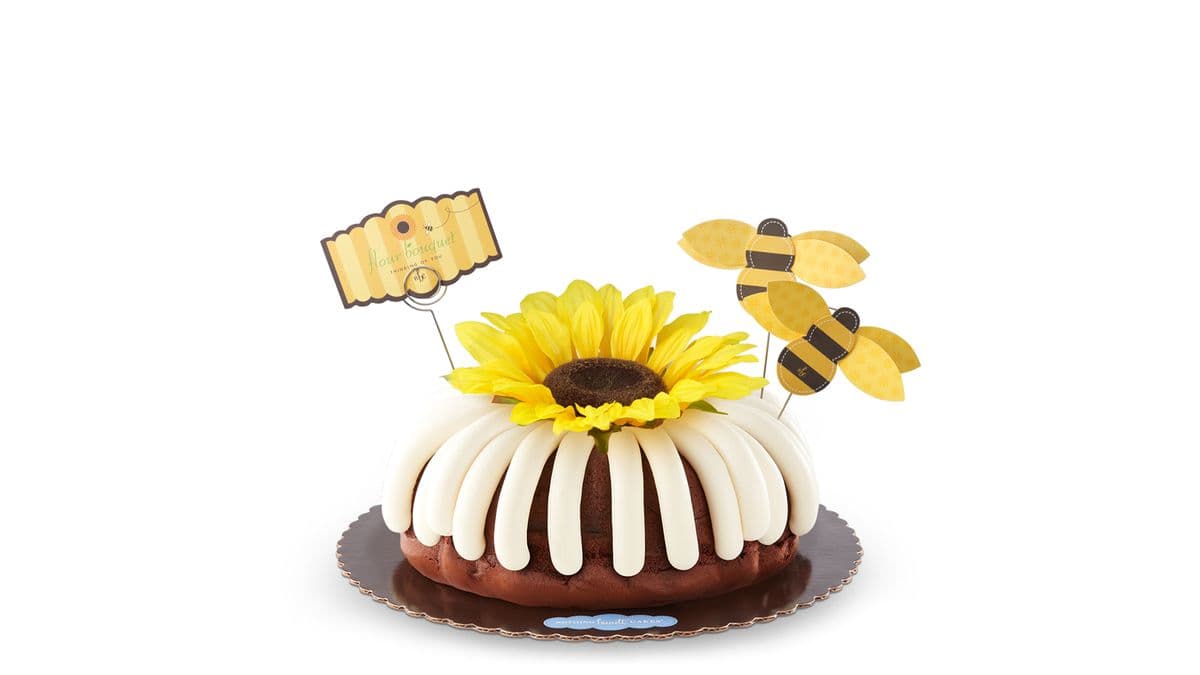 Flour Bouquet Big Decorated Bundt