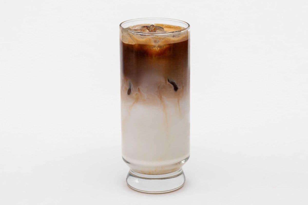 Medium Iced Caramel Macchiato (16 oz)