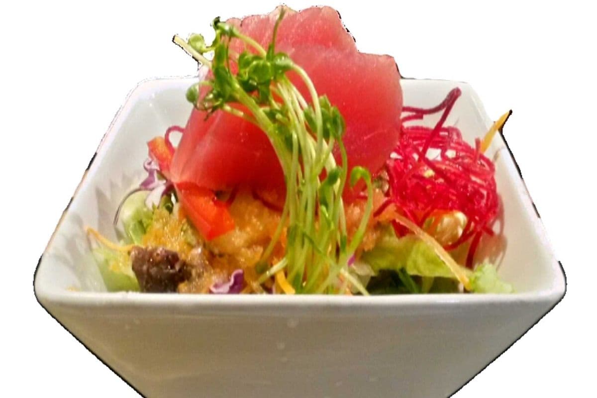 Sashimi Salad (Salmon or Tuna)