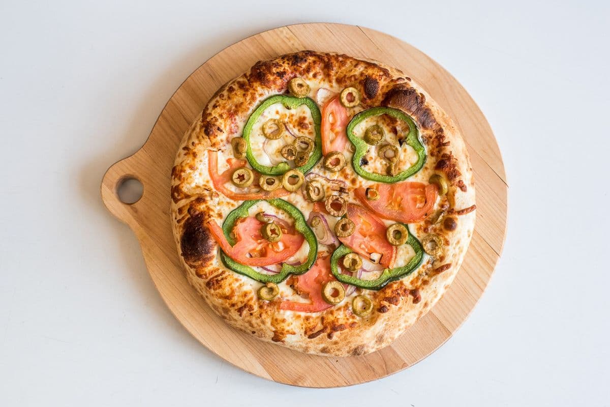 1 Pizza Végétarienne 10"/ 1 Vegetarian Pizza 10"