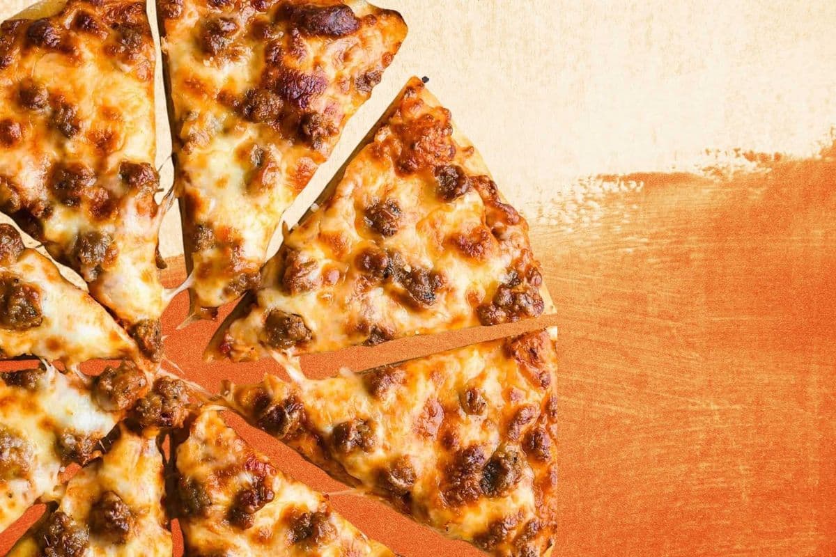 Shawrma Chicken Pizza (100% HALAL) (5 Toppings and 1 Free Dip)