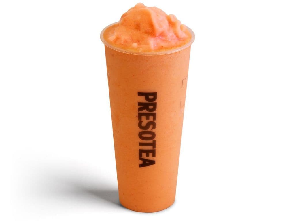 Frappé glacé à la fraise-mangue / Fresh Strawberry Mango Slush