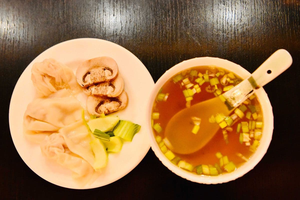 303BOGO. Chicken Wonton Soup (雞肉蝦雲吞湯) x2