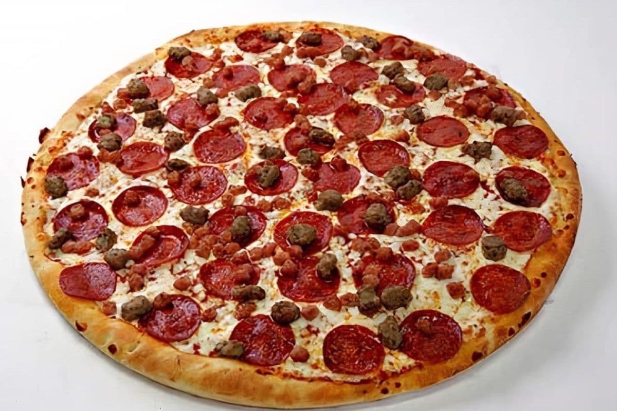Bacon Cheeseburger Pizza