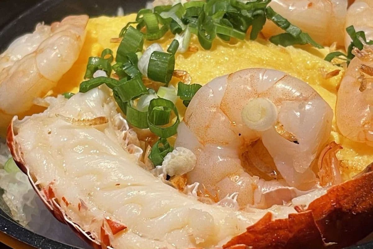 Lobster Tail, Sakura Dry Shrimp, Scrambled Egg with Shrimp Clay Pot Rice