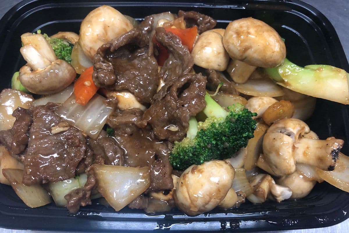 30. Stir-Fried Beef Mushroom 鲜磨菇炒牛肉