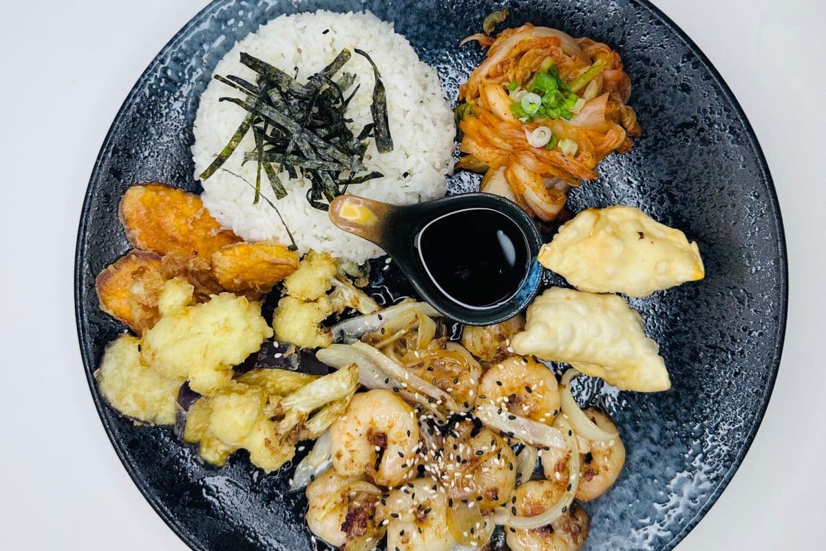 C7. Butter Garlic Prawn Bento Box