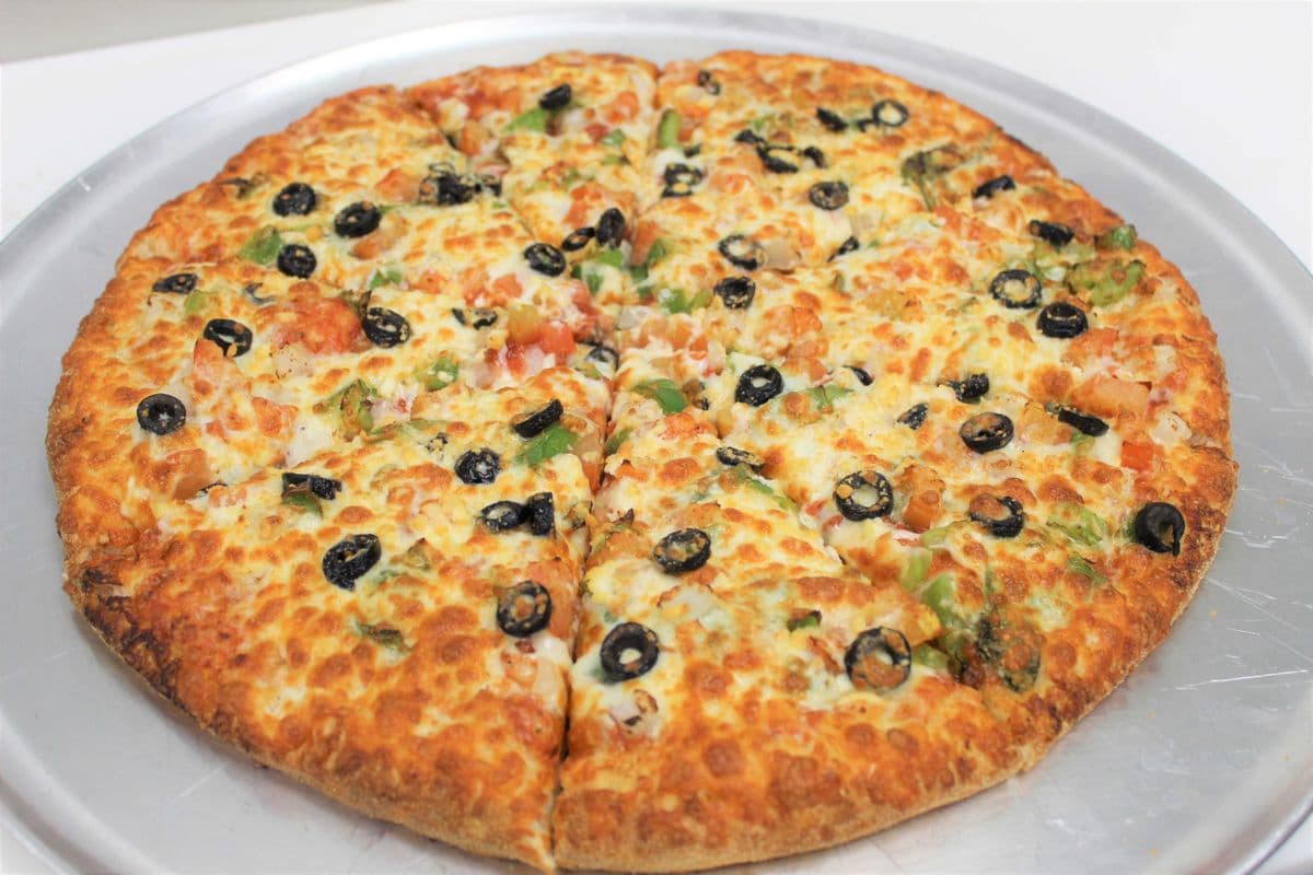 16" X-Large Mediterranean Veggie Pizza