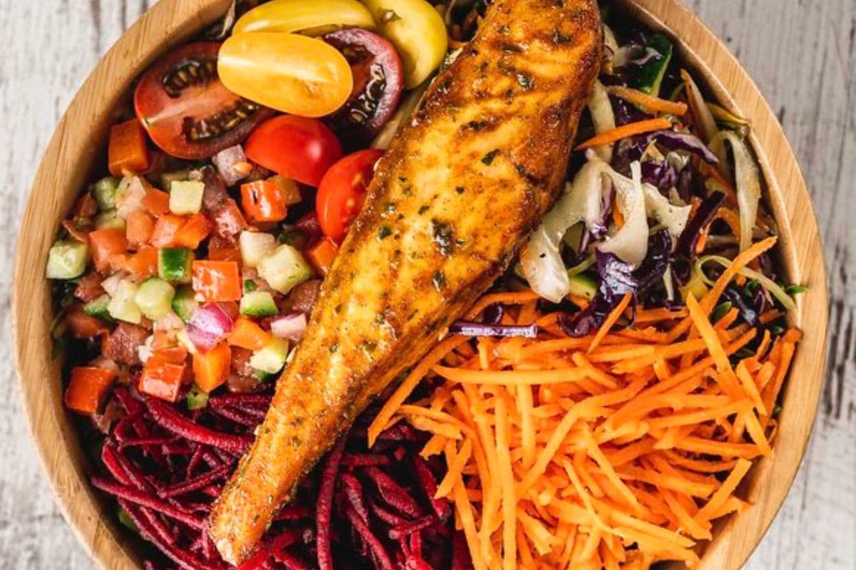MEAL SALAD+ROASTED SALMON