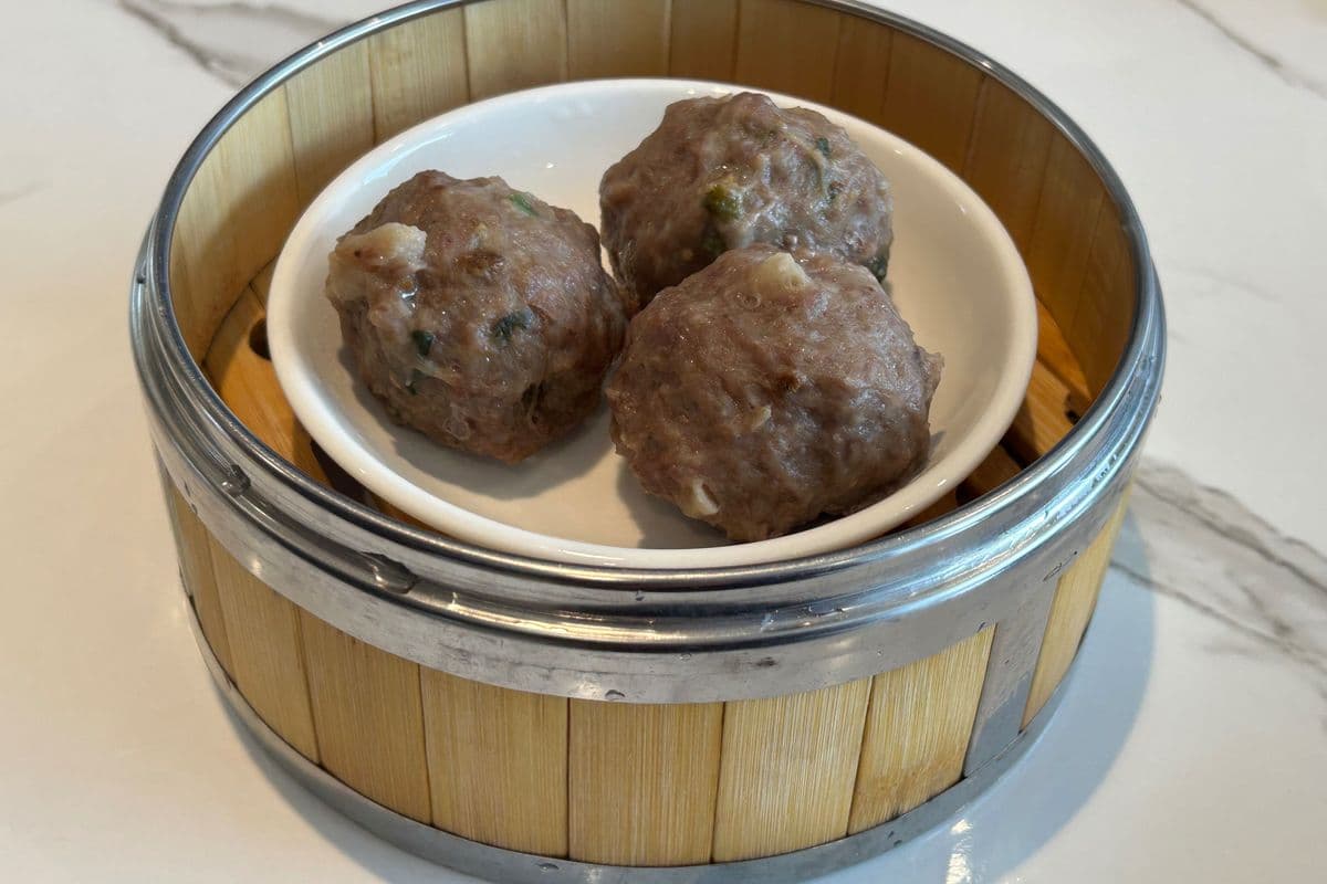 S6. Steamed Parsley Beef Ball