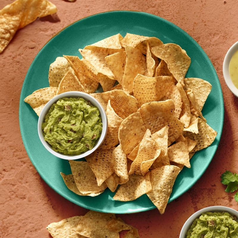 Tortilla Chips with Guacamole / Croustilles de tortilla avec guacamole
