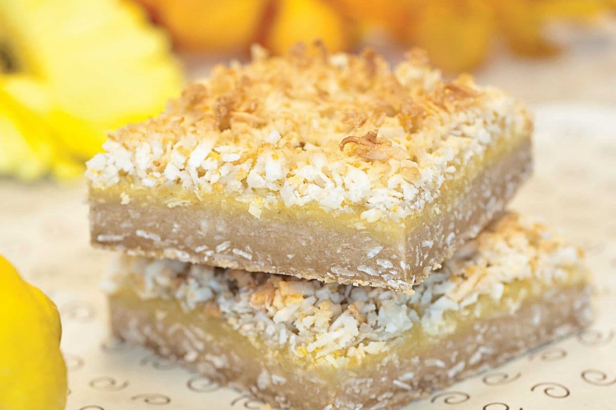 Lemon Burst Macaroon Cake