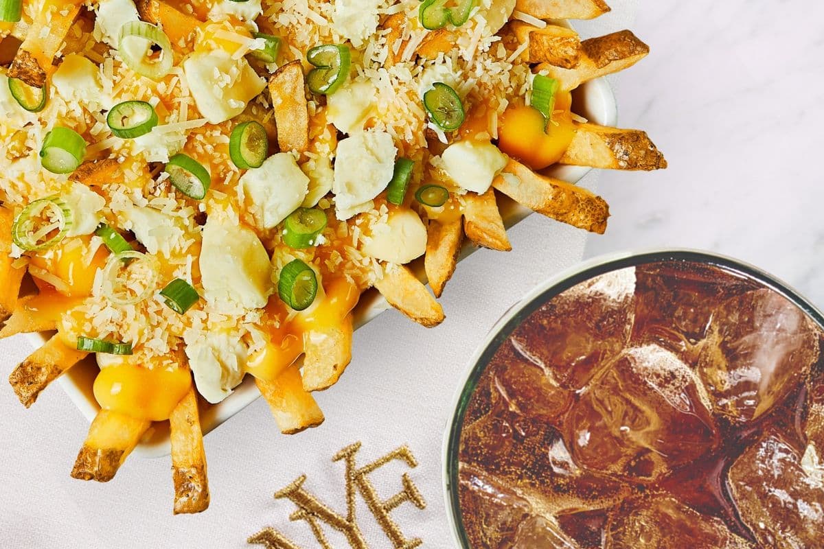 Poutine aux 3 fromages et Duo Pepsi / Triple Cheese Fries & Pepsi Twosome