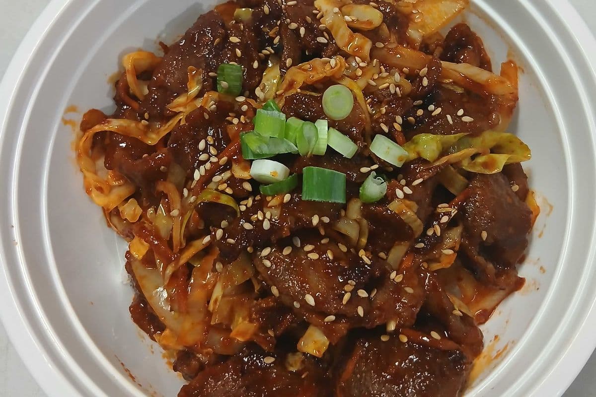 Spicy Chicken Cup-Bap(Don Buri) (590 Cal)