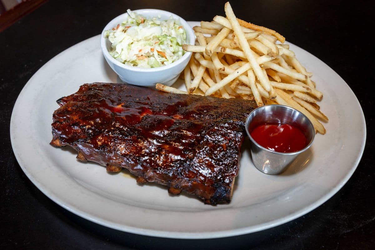 Spare Ribs with fries and coleslaw