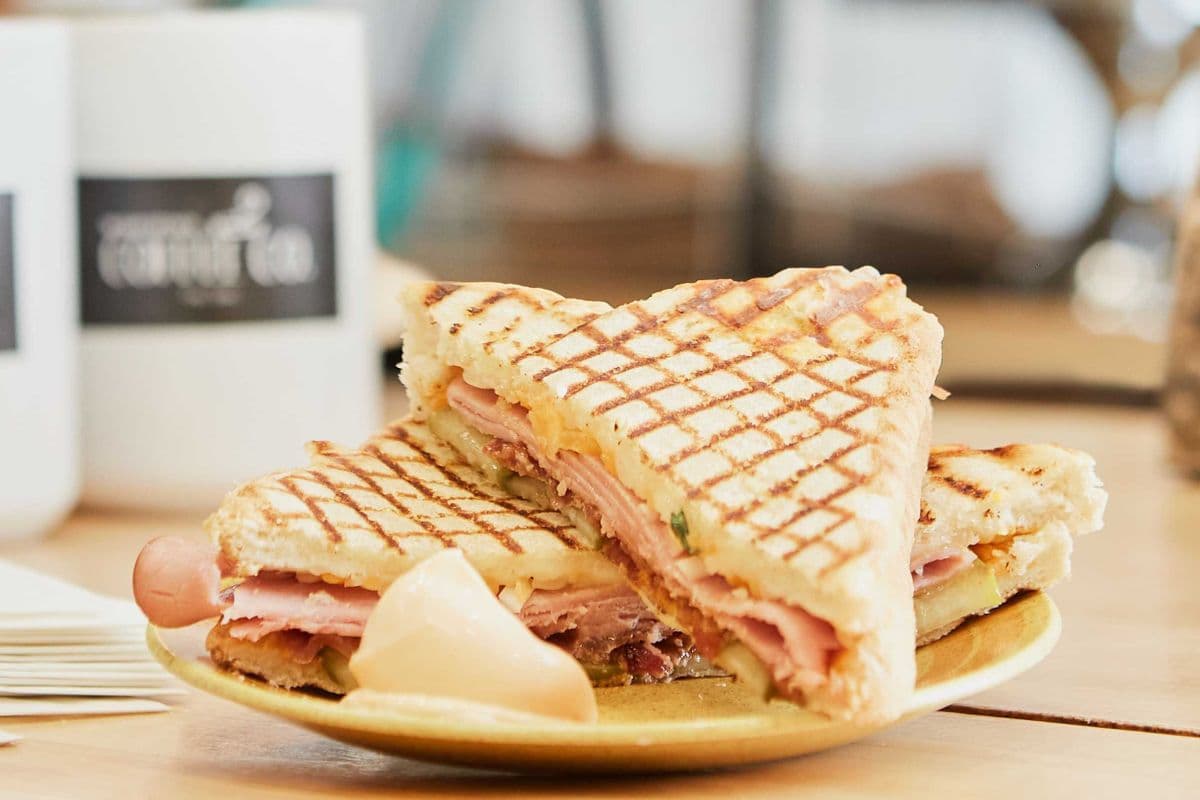 Veggie Breakfast Grilled Cheese (La Bombe)