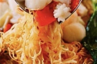 F03. Mixed Seafood Fried Noodle 海鲜炒面