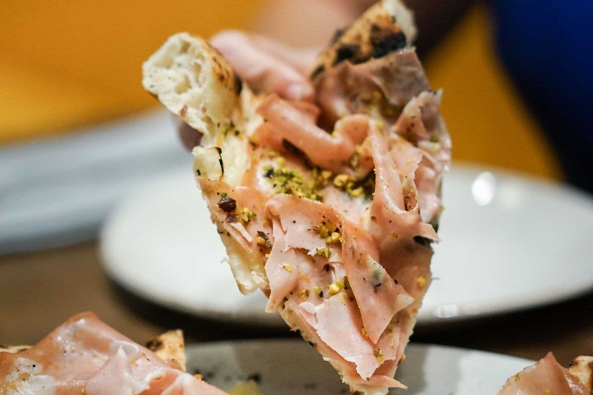 Bologna Pizza (White)