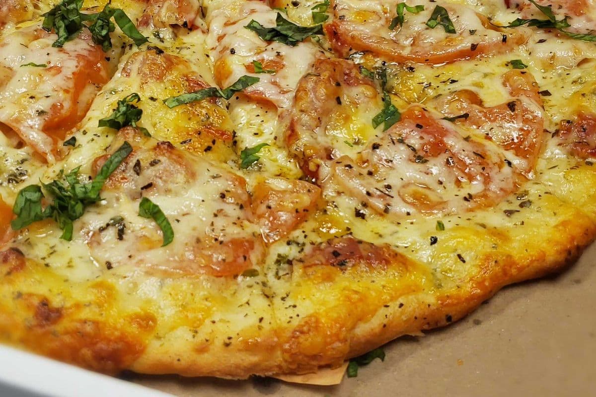 Small Margherita White Pizza