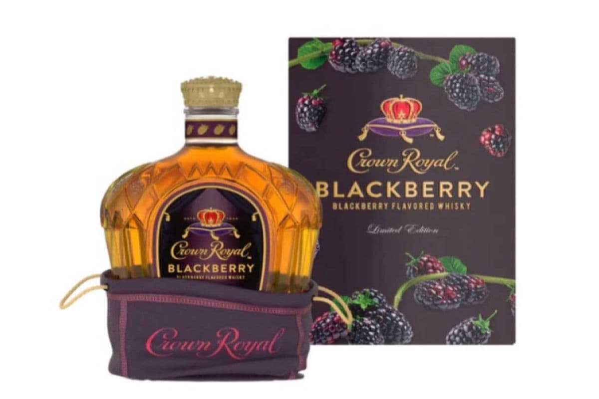 CROWN ROYAL BLACKBERRY 750ML (1 x 750 ML)